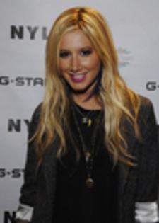 thumb_001 - ASHLEY TISDALE  5 NOIEMBRIE 2009