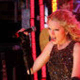 taylor-swift-279357l-thumbnail_gallery