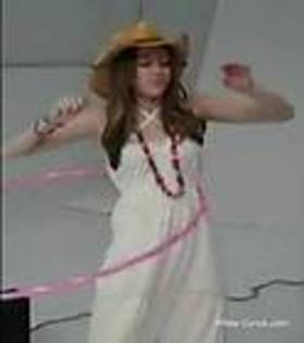 miley-cyrus_dot_com-boptv-2006photoshoot2-caps009 - miley 3