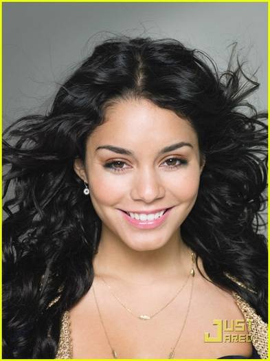 vanessa-hudgens-lucky-magazine-november-2008-01 - poze vanessa hudgens