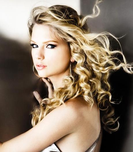 c8UpwP174008-02 - Taylor Swift