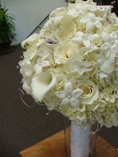 Buchet_flori_albe