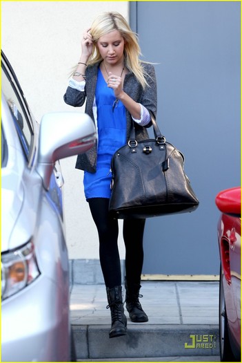 ashley-tisdale-boyfriend-blazer-09