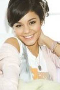 13 - vanessa Hudgens Anne-11