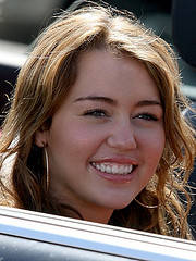 3382910033_8f87f58d83_m - miley cyrus Arriving at the Studio