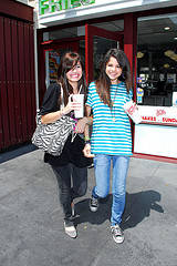 2476043827_16f2df40ab_m - Selena Gomez