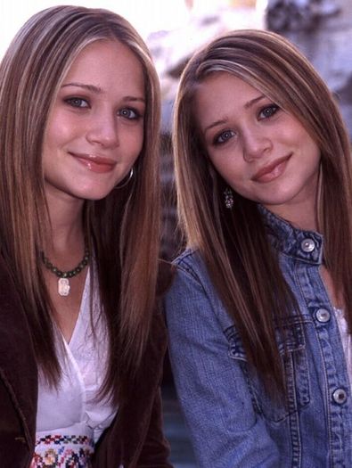 mary-kate_&_aashley_1 - Mary Kate and Ashley Olsen