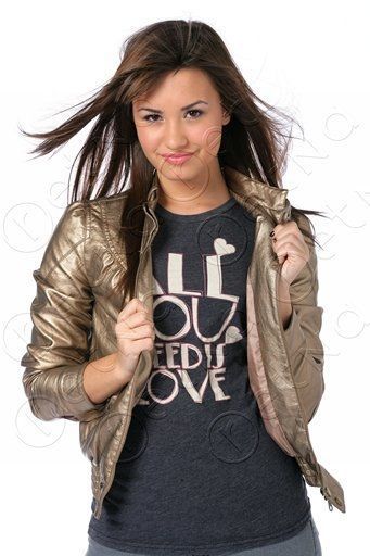 13 - Demi Lovato - Retno