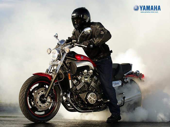 1_wallpaper_mcy_05_vmax_1024-274652 - motorete