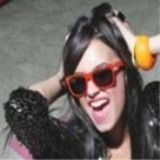 th_DemiIcon - Demi Lovato poze rare