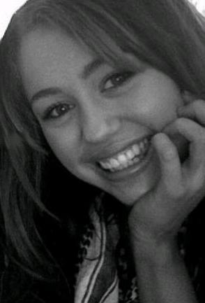 7Z65ka916822-02 - multe poze miley