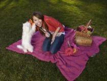 FQRINRGTROMOUBNKAXH - cine vrei sa fii