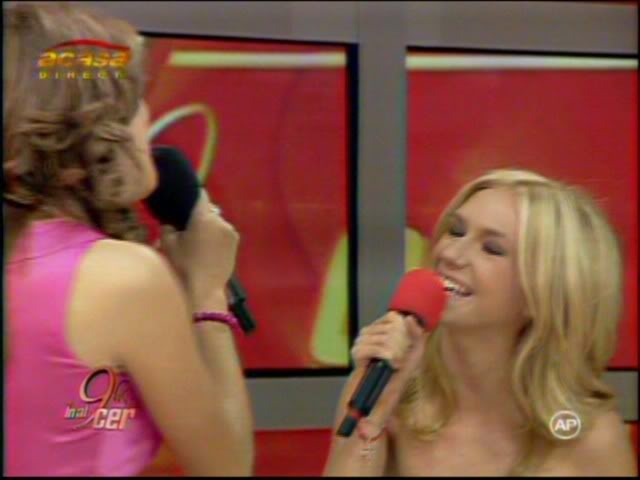 jhgkjhlj9 - Poze Cu Adela Popescu-Lia In Ingerasii Si Cativa Colegi