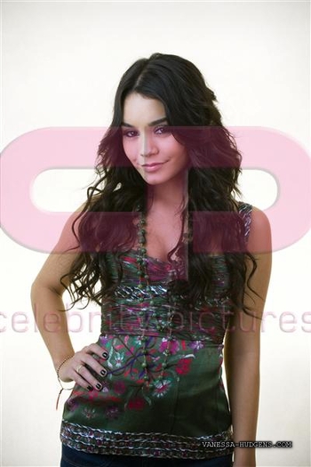 24 - club vanessa hudgens