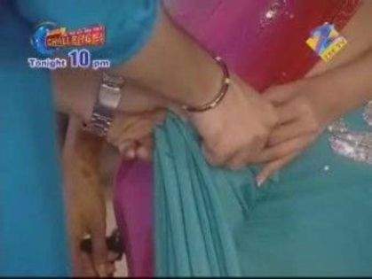 2003648053891894395_rs