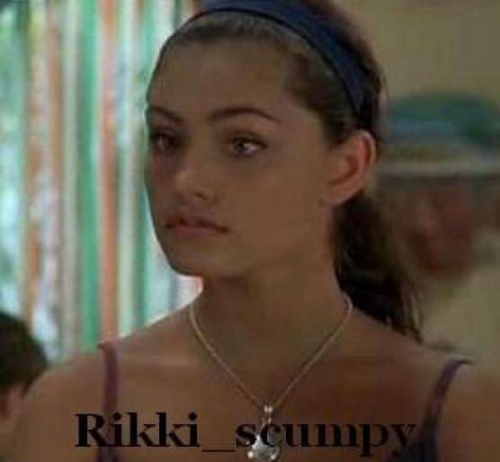 hihi - Cleo Sertori-Phoebe Tonkin