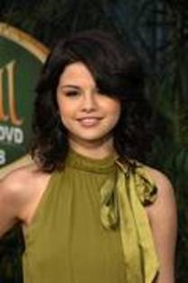 CYFPKBXMAUEINISACVM - SELENA GOMEZ