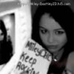 Wm30bc288769-01 - poze miley alb-negru