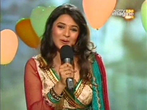 DGXVBJQCIVDNDJAKWPJ - Divyanka Tripathi
