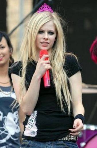 KGTFFMUOSKDNBPJNVGI - AVRIL LAVIGNE