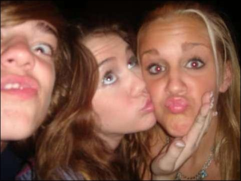 2566285500_40629671b4[1]