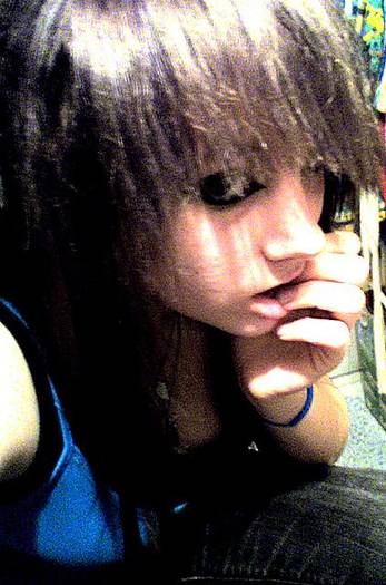 black_emo_scene_hairstyle5 - emo girl