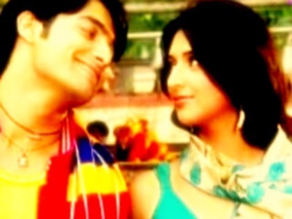 BVUALZBXEWKEHASYTXY - Divyanka Tripathi