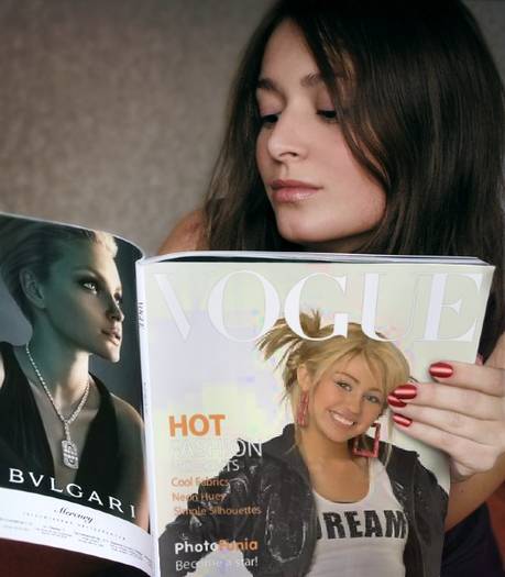 revista cool - Un album care arata ca o iubesc pe Hannah si pe Miley