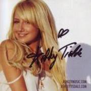 Ashley Tisdale - Album dedicat Marei