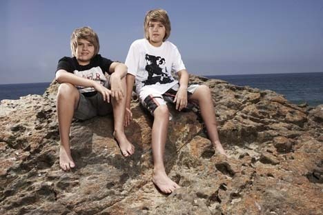 Dylan---Cole-the-sprouse-brothers-322224_468_312 - Dylan Cole Sprouse