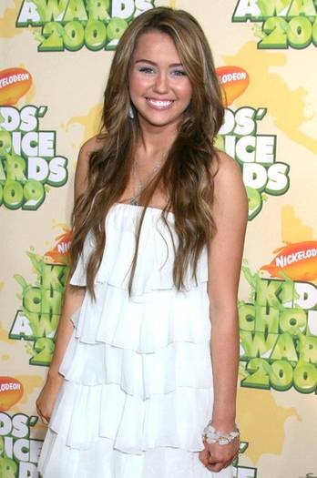 Nickelodeon+2009+Kids+Choice+Awards+yqgZM7E-0mbl - miley cyrus