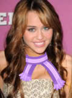 th_n1646892546_41316_2235-1 - miley cyrus