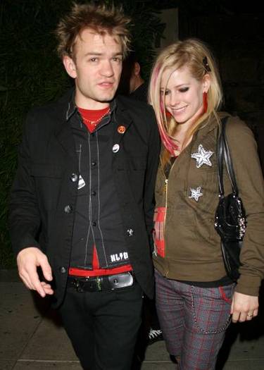 avril_lavigne_is_too_sexy - AvRiL LaViGnE si Deryck Whibley