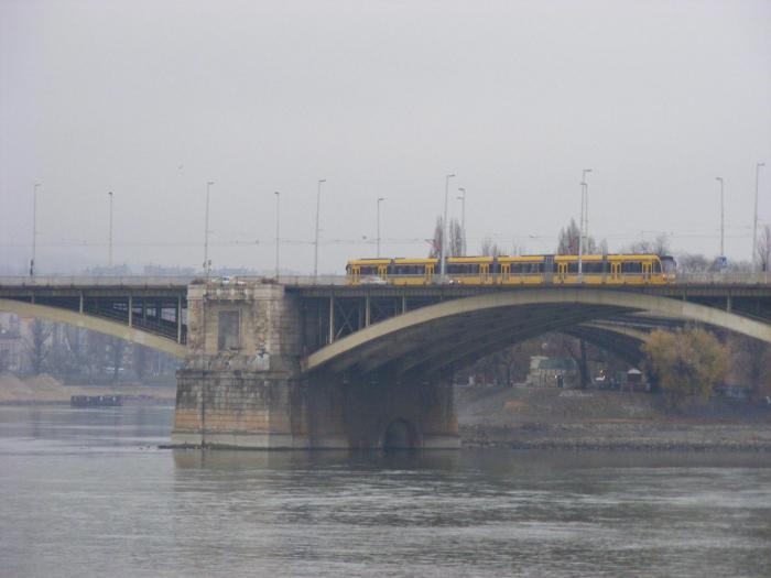064; Budapesta

