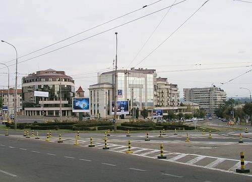 Piata Mihai Eminesu - 1-Despre Iasi