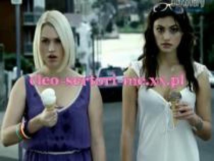 AONQFTTFKELSTFBOJRI - poze  cu phoebe tonkin elizbet