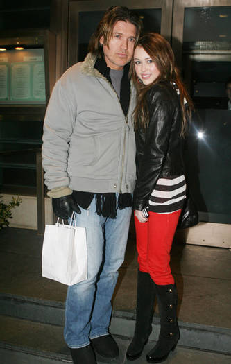miley-cyrus-nyc-1227-4