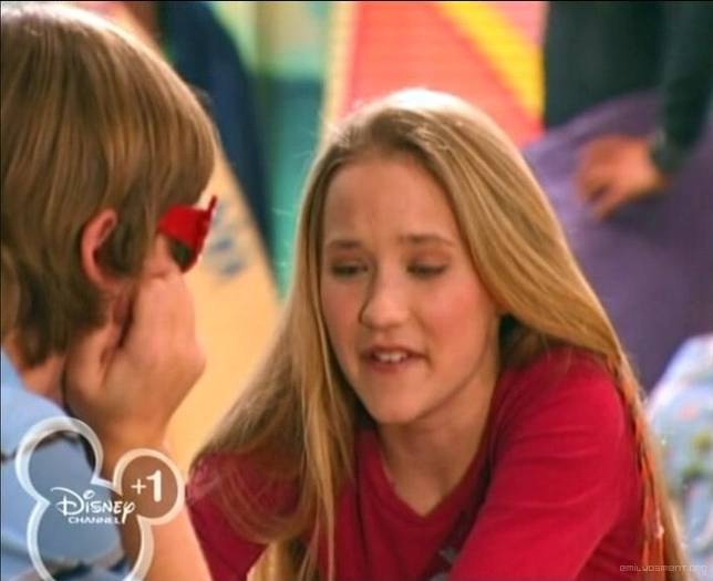 emilyosment-dot-org_hannahmontana-s1ep12-caps213