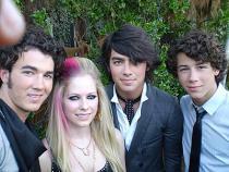 Avril Lavigne and Jonas Brothers