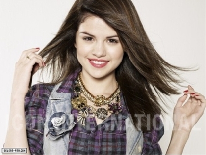 normal_05 - Selena Gomez