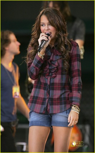 0 (552) - 00toate pozele mel cu miley cyrus00