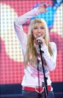 DLWFAFXEBIMFUTQTWEM - Hannah Montana LIVE IN LONDON