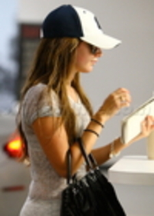 HTE - ASHLEY TISDALE 4 SEPTEMBRIE 2009