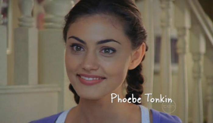 Phoebe Tonkin 44 - Club Phoebe Tonkin
