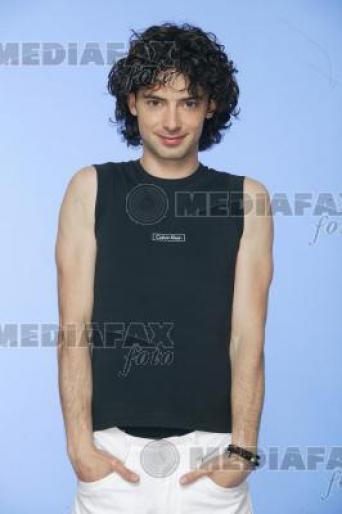 ai183403n581808 - actori