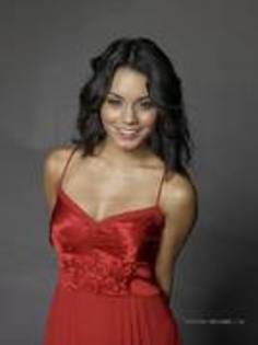 1 - vanessa Hudgens-4