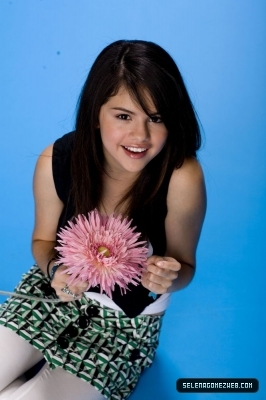 2h4f334 - Poze Selena Gomez