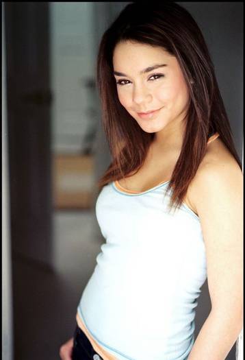IWXSHDMJCLZWZQWDMER - Vanessa Hudgens Sedinta foto