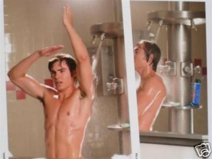 zac-efron-hsm3-03.0.0.0x0.400x300[1] - Zac Efron