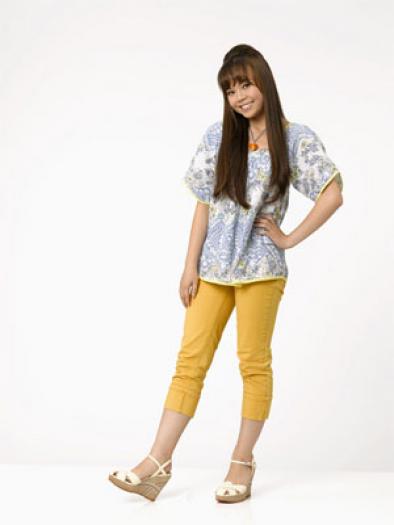 23792_anna-maria-perez-de-tagle - Mitchie Torres-Demi Lovato